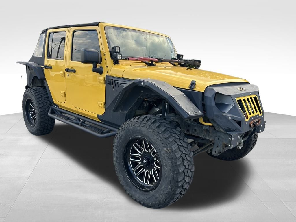2015 Jeep Wrangler Unlimited Sahara photo 2