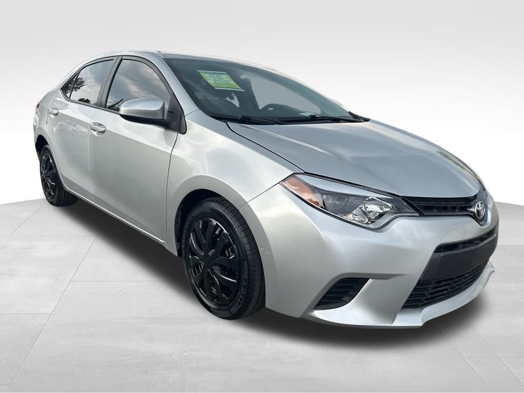 2015 Toyota Corolla LE photo 3