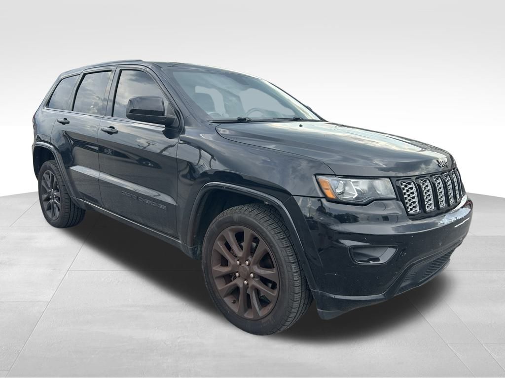 2017 Jeep Grand Cherokee Altitude photo 3
