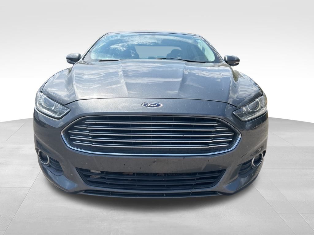 2016 Ford Fusion SE photo 2