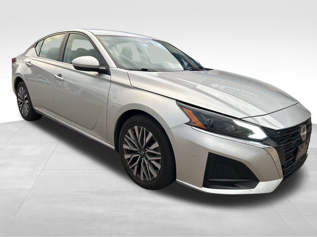 2023 Nissan Altima 2.5 SV photo 3