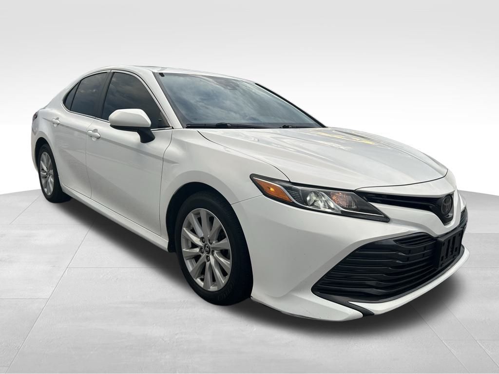 2020 Toyota Camry LE photo 3
