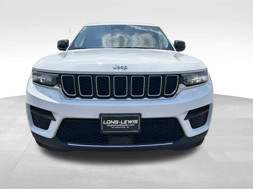 2023 Jeep Grand Cherokee Laredo photo 2