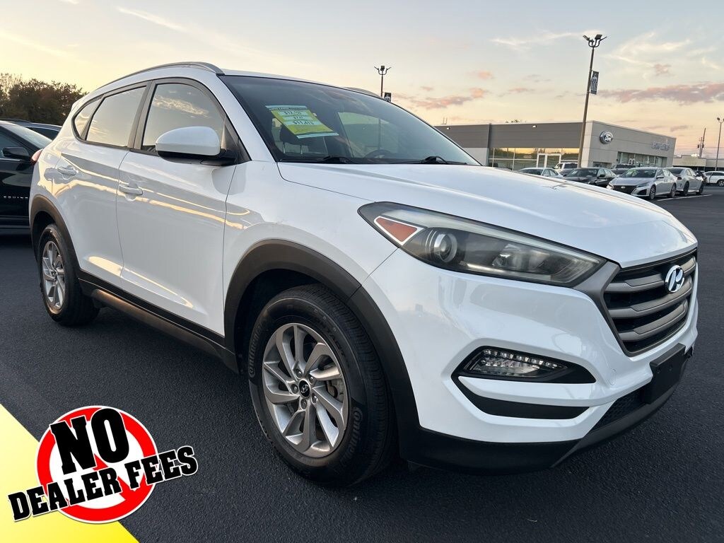 Used 2016 Hyundai Tucson SE w/Beige Interior SUV