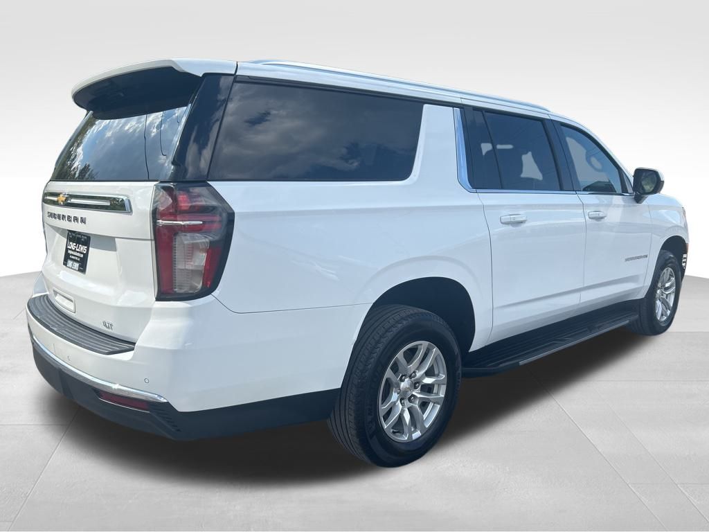 2021 Chevrolet Suburban LT photo 2
