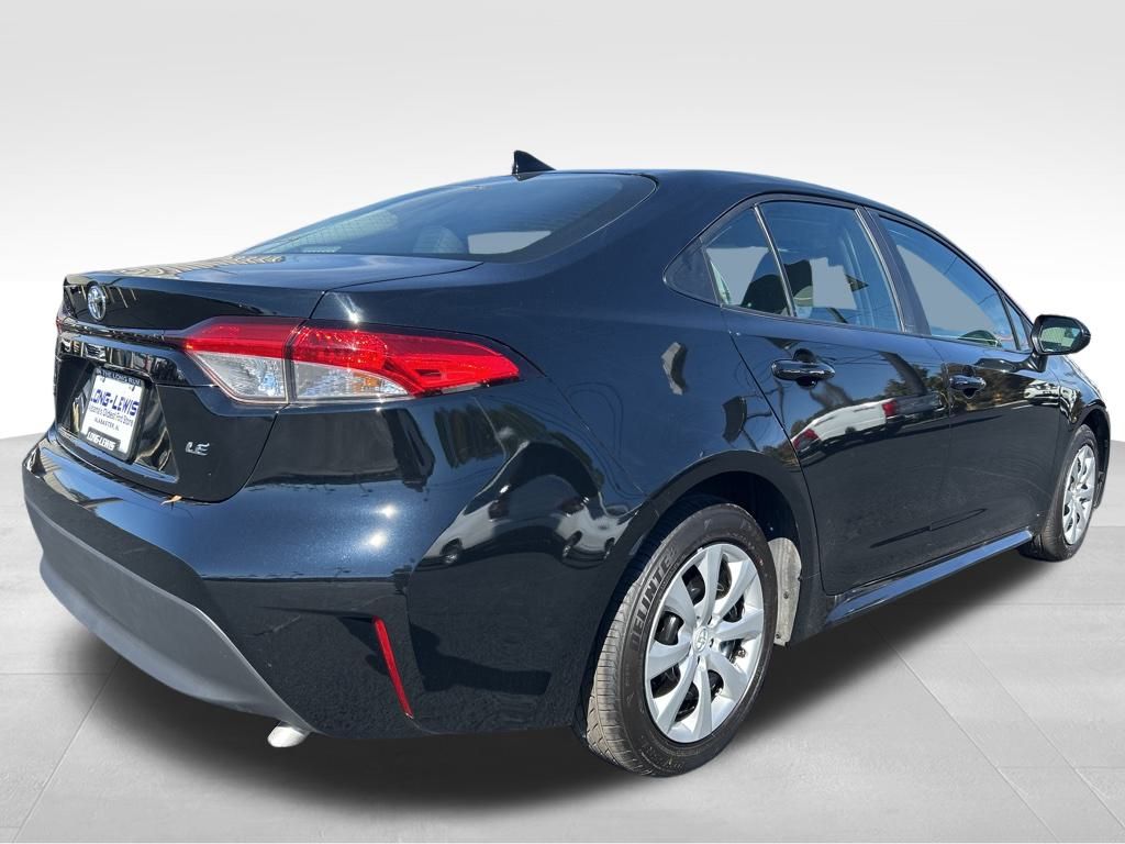 2024 Toyota Corolla LE photo 4