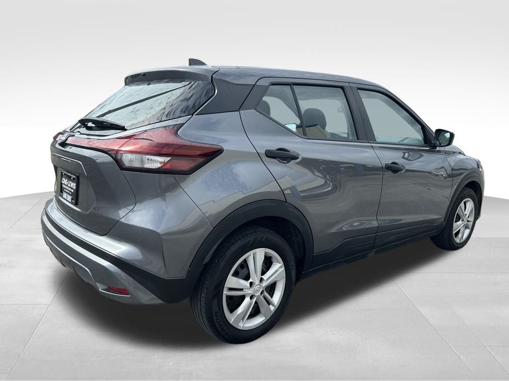 2023 Nissan Kicks S photo 4