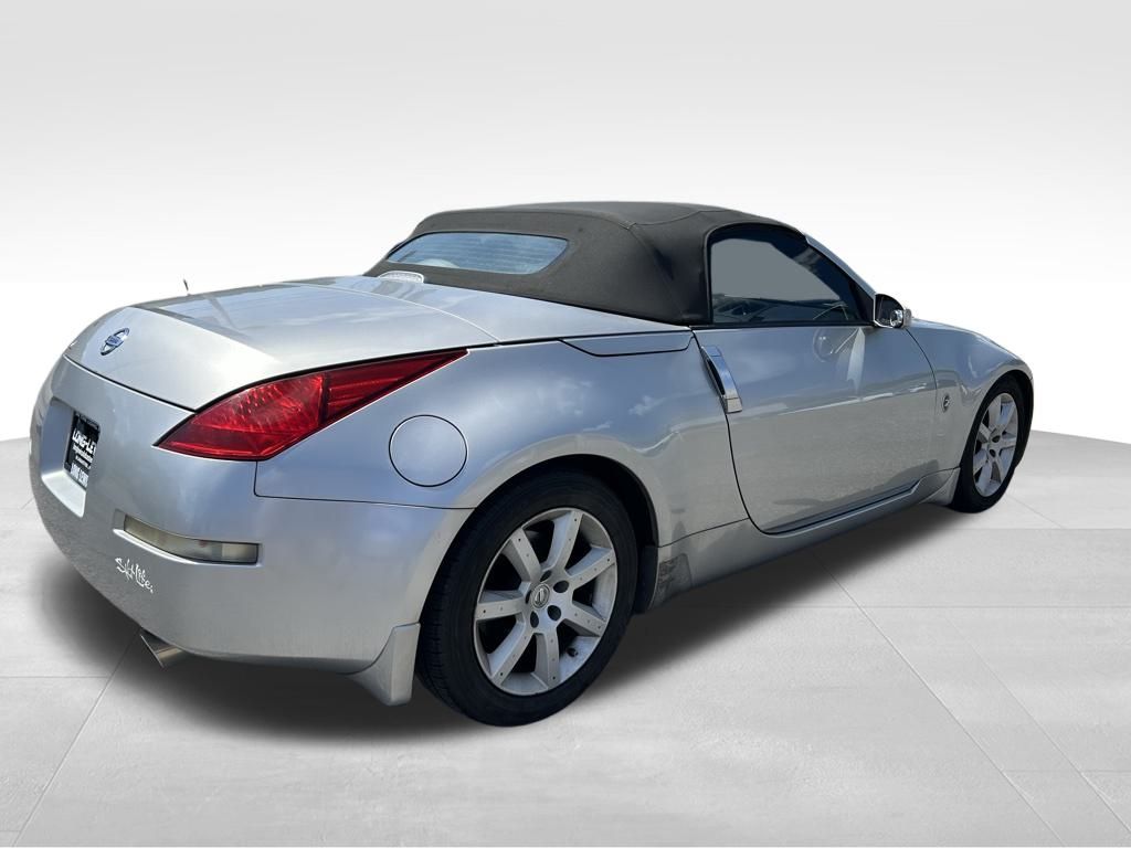 2004 Nissan 350Z Touring photo 4