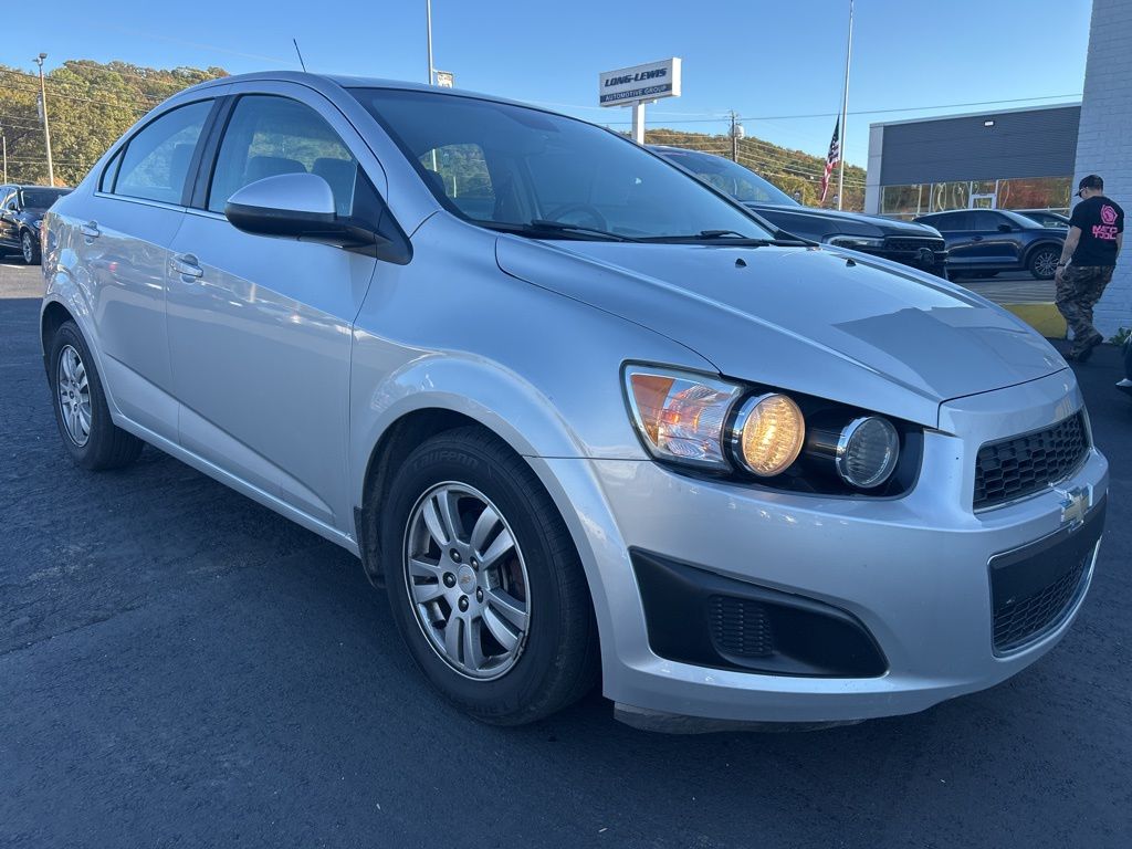 2012 Chevrolet Sonic LT photo 3