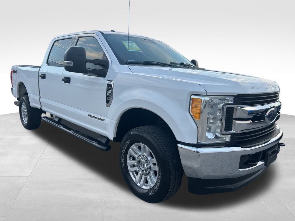 2017 Ford F-250 XLT photo 3