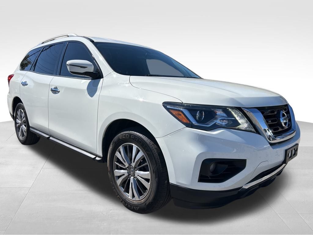 2019 Nissan Pathfinder SV photo 3
