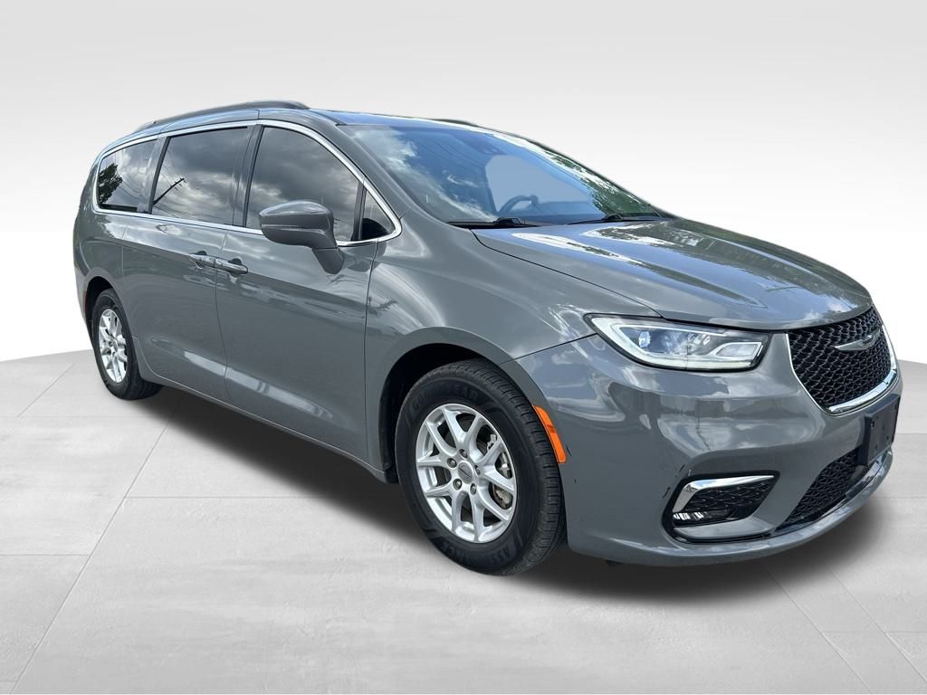 2022 Chrysler Pacifica Touring L photo 3