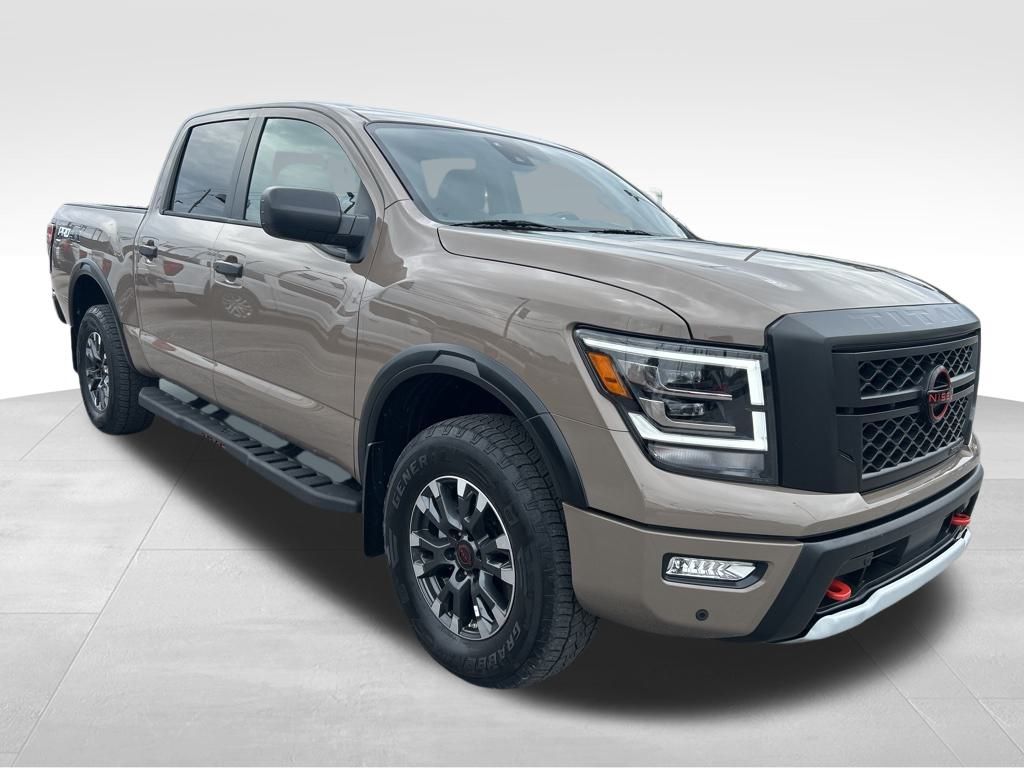 2024 Nissan Titan PRO-4X photo 3