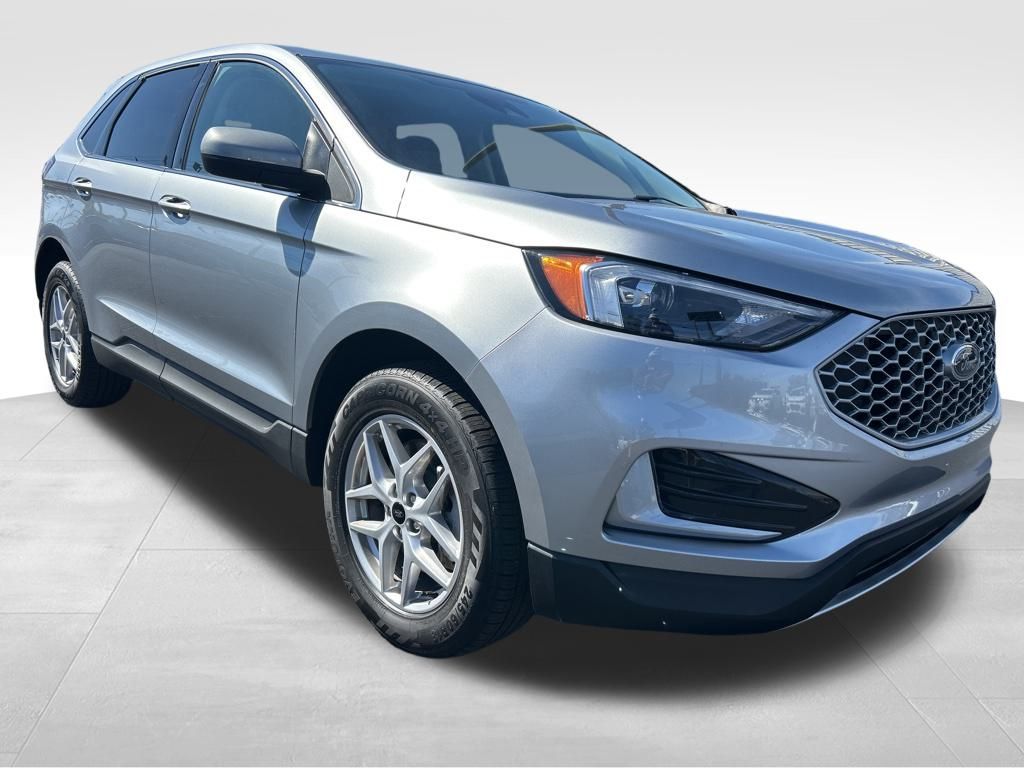 2024 Ford Edge SEL photo 3
