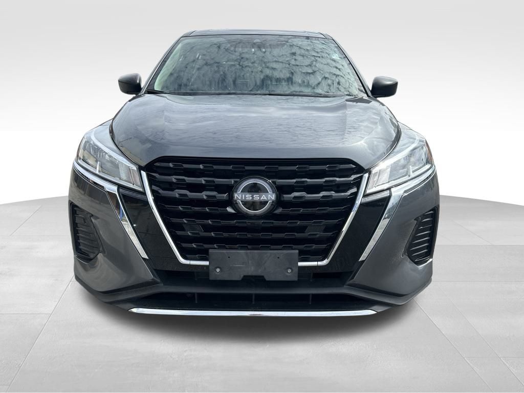2023 Nissan Kicks S photo 2
