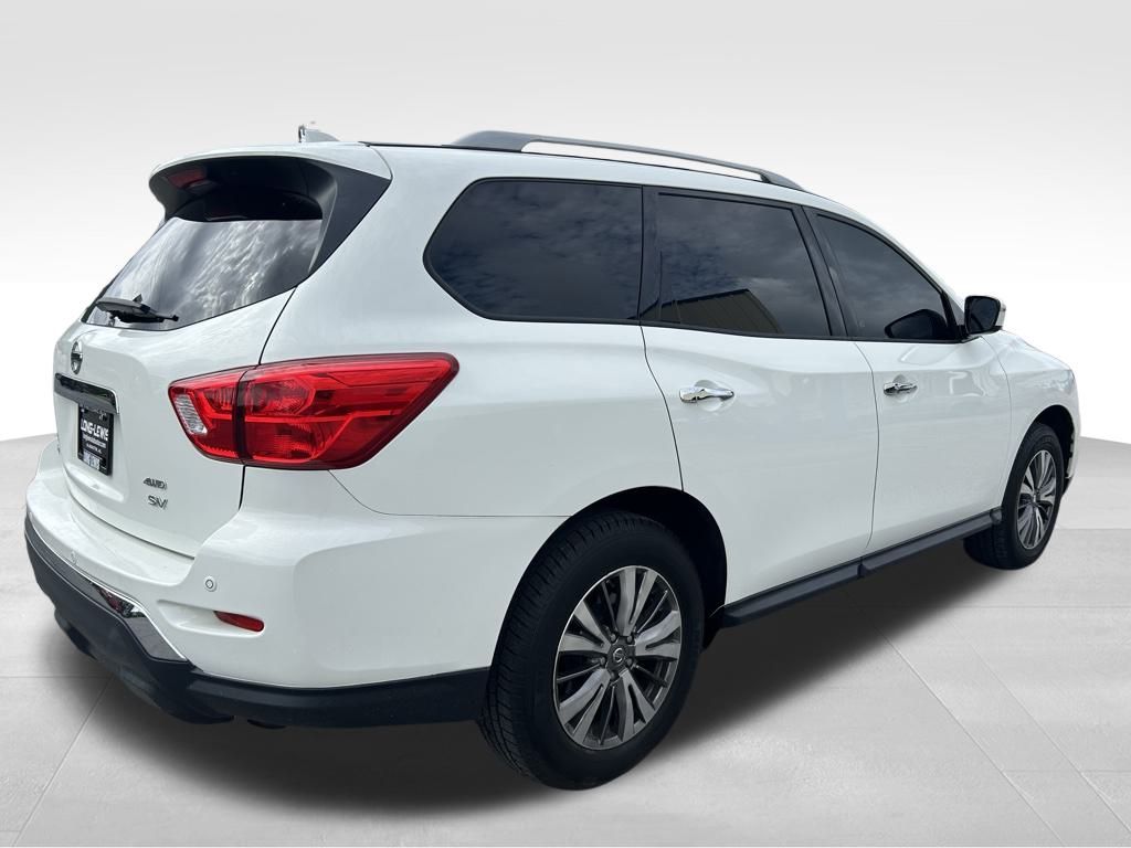 2019 Nissan Pathfinder SV photo 4