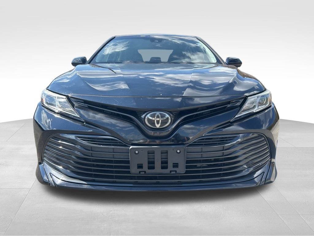 2020 Toyota Camry LE photo 2