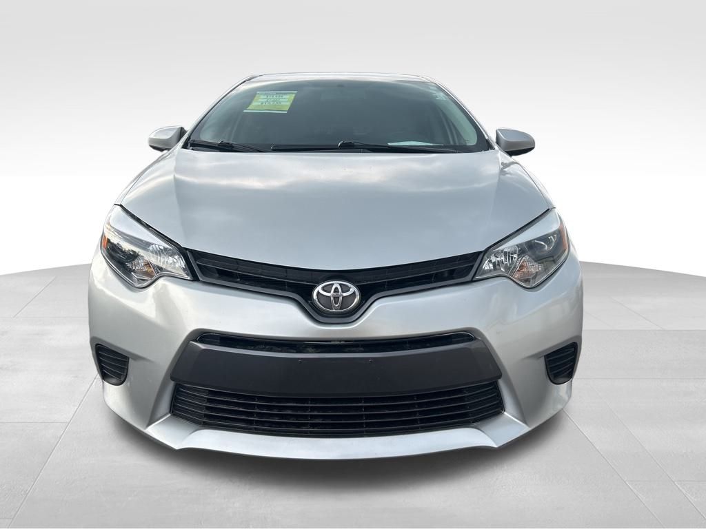 2015 Toyota Corolla LE photo 2
