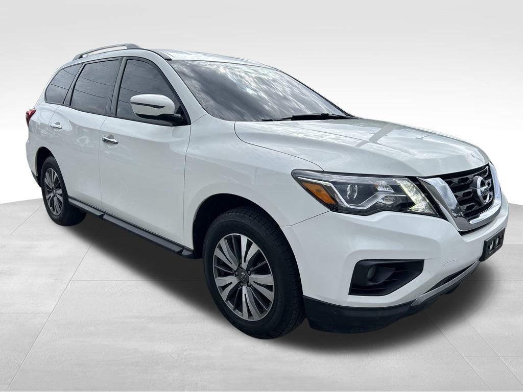 2019 Nissan Pathfinder SV photo 3