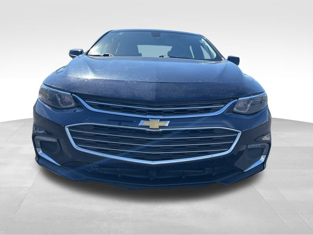 2018 Chevrolet Malibu 1LT photo 2