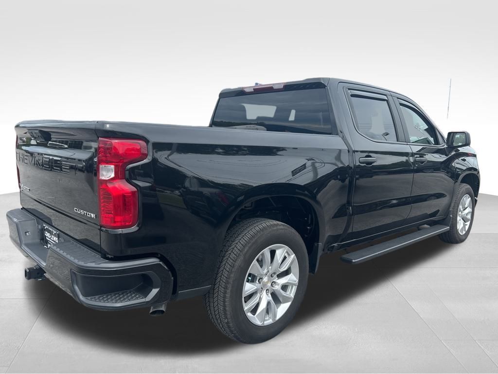2024 Chevrolet Silverado 1500 Custom photo 4