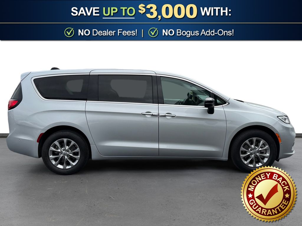2024 Chrysler Pacifica Touring L - Photo 8