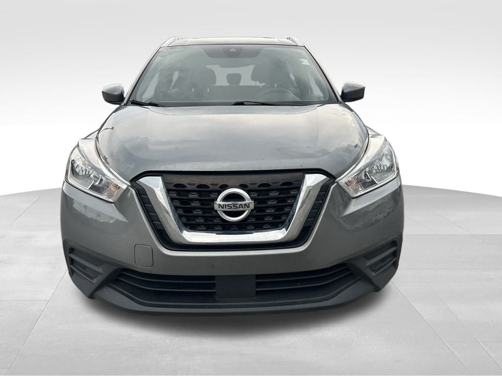 2020 Nissan Kicks SV photo 2