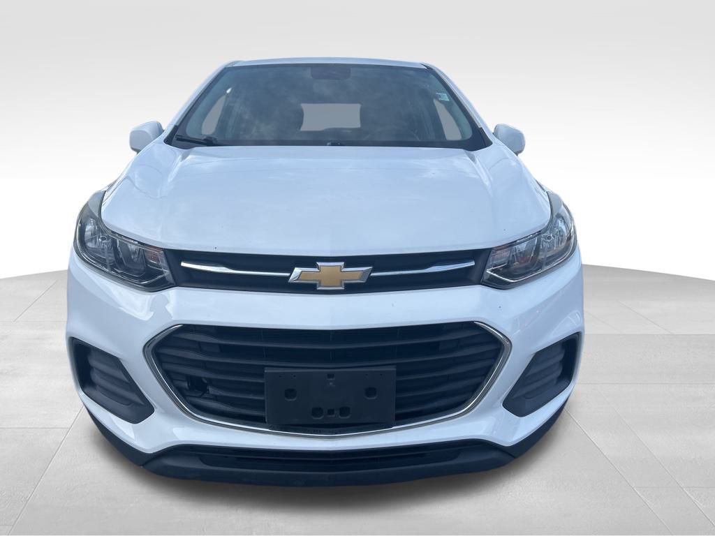 2017 Chevrolet Trax LS photo 2