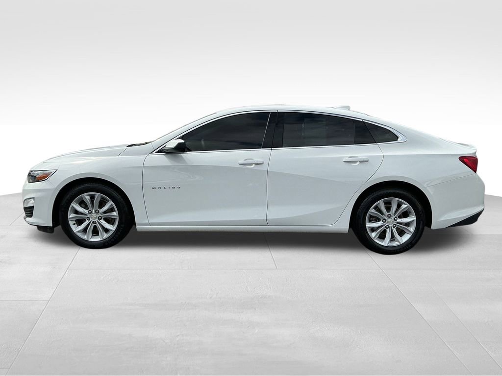 2023 Chevrolet Malibu 1LT photo 2