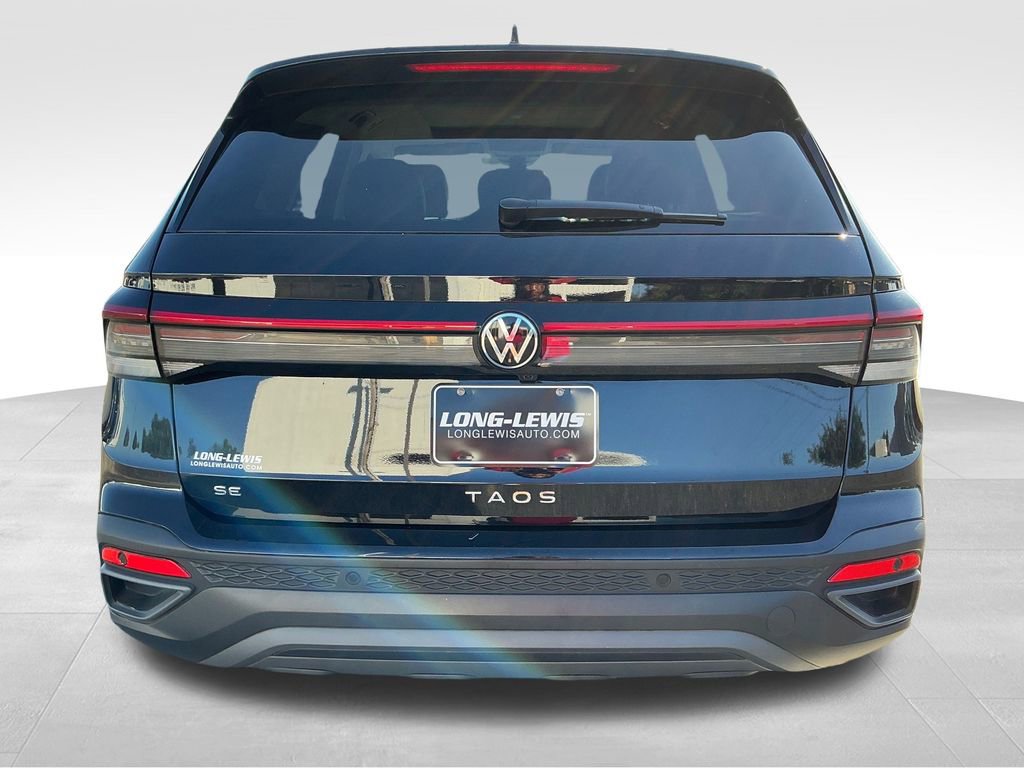 2025 Volkswagen Taos SE photo 4