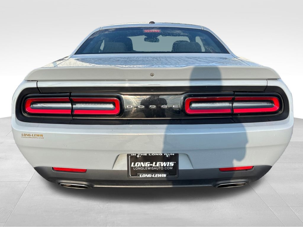 2022 Dodge Challenger SXT photo 4
