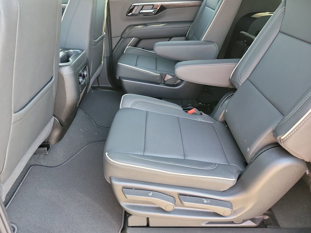 2026 Chevrolet Suburban Premier - Photo 14