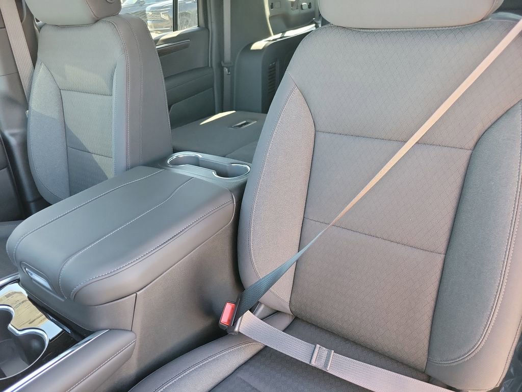 2026 Chevrolet Suburban LS - Photo 12