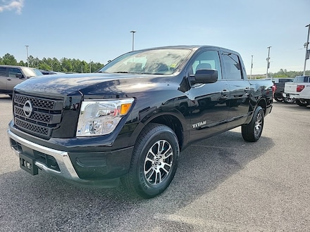 2024 Nissan Titan SV