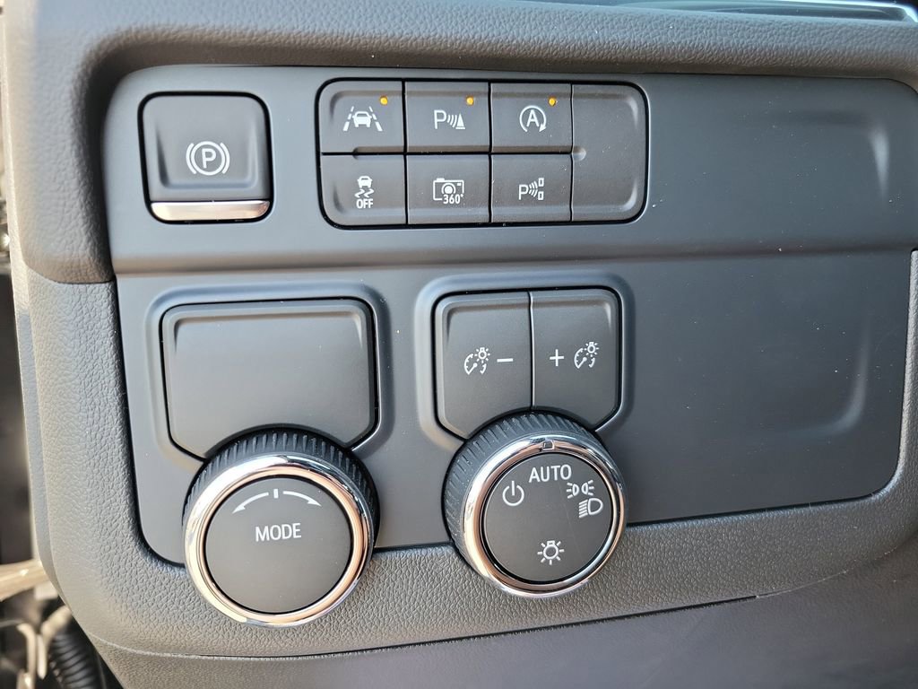 2026 Chevrolet Suburban LS - Photo 21