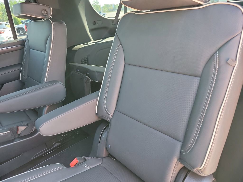 2026 Chevrolet Suburban Premier - Photo 15