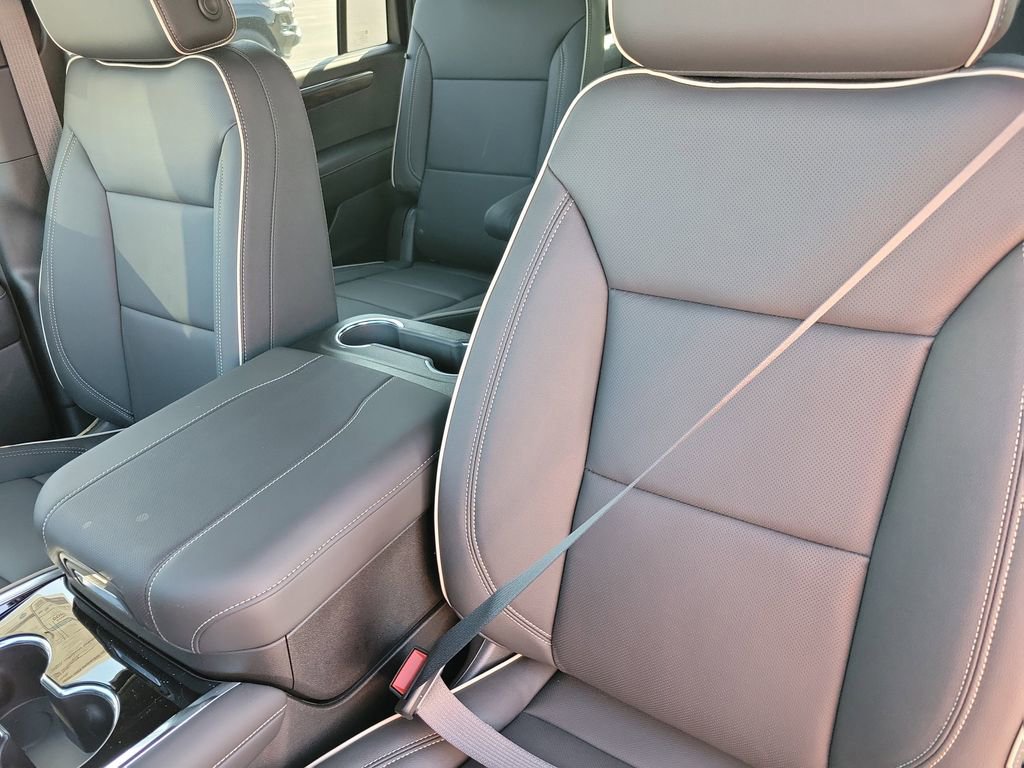 2026 Chevrolet Suburban Premier - Photo 12