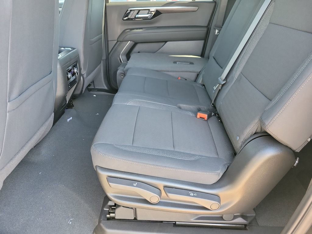 2026 Chevrolet Suburban LS - Photo 14