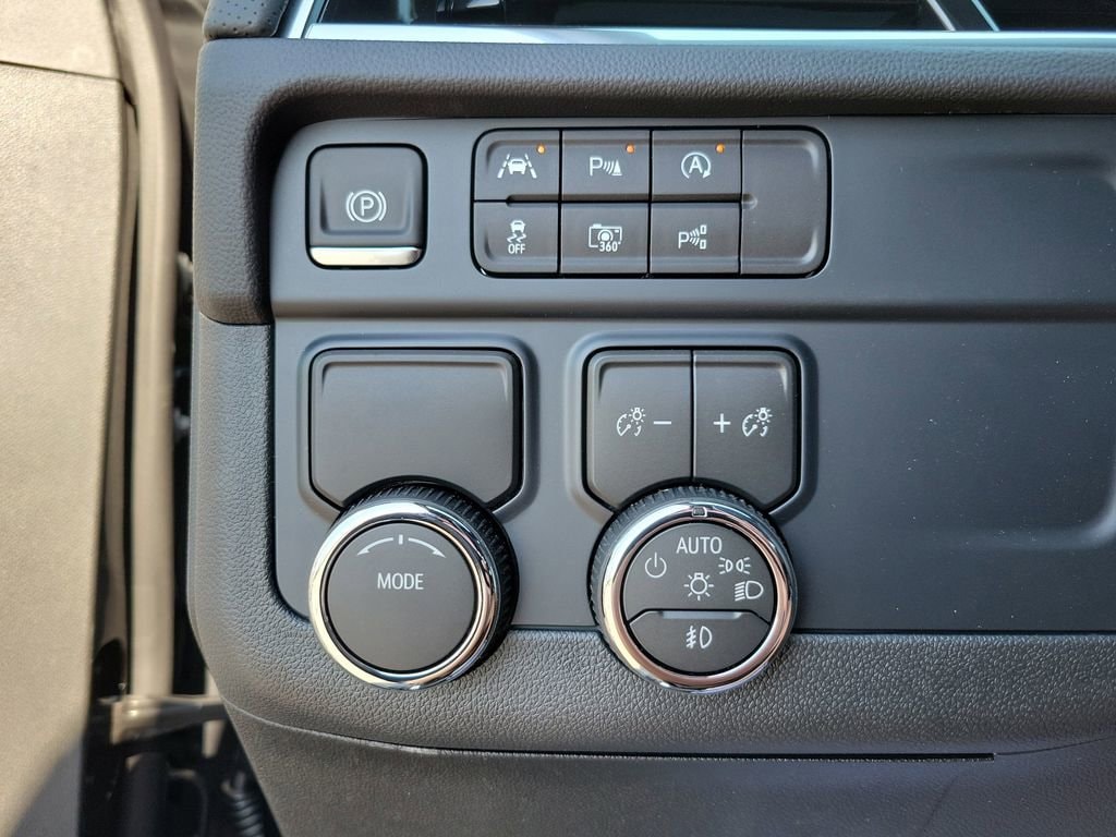2026 Chevrolet Suburban Premier - Photo 23