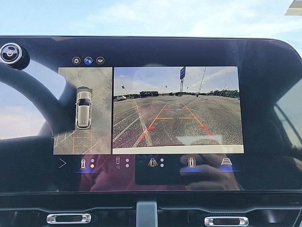 2026 Chevrolet Equinox LT - Photo 18