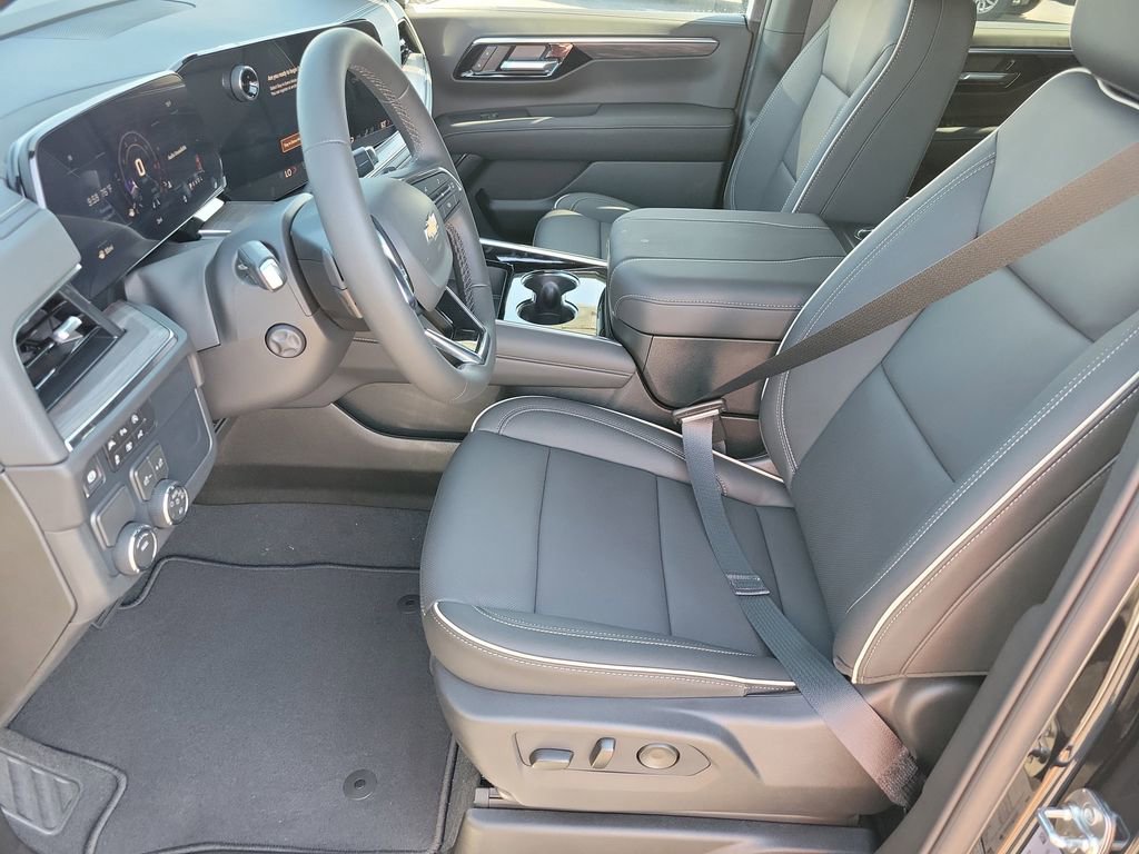 2026 Chevrolet Suburban Premier - Photo 10