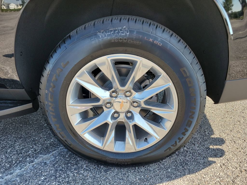 2026 Chevrolet Suburban Premier - Photo 8