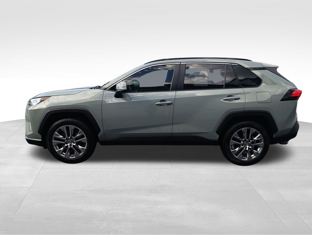 2019 Toyota RAV4 XLE Premium photo 2