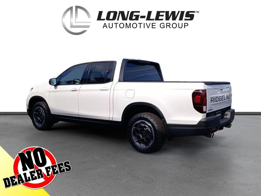 2024 Honda Ridgeline Sport photo 2