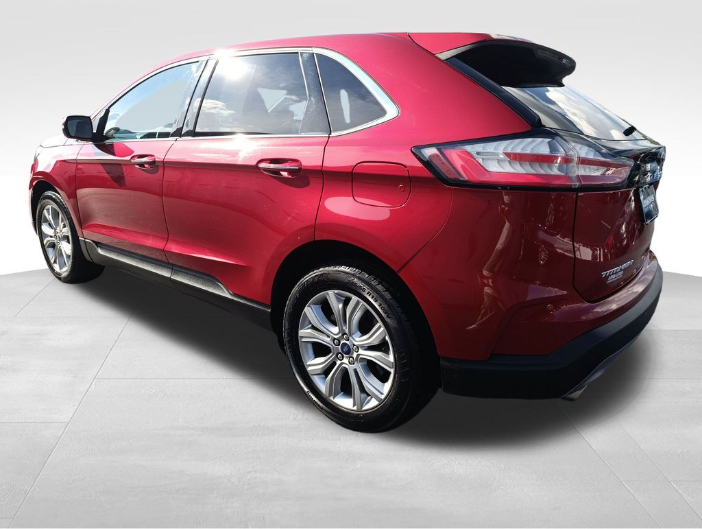 2022 Ford Edge Titanium photo 2