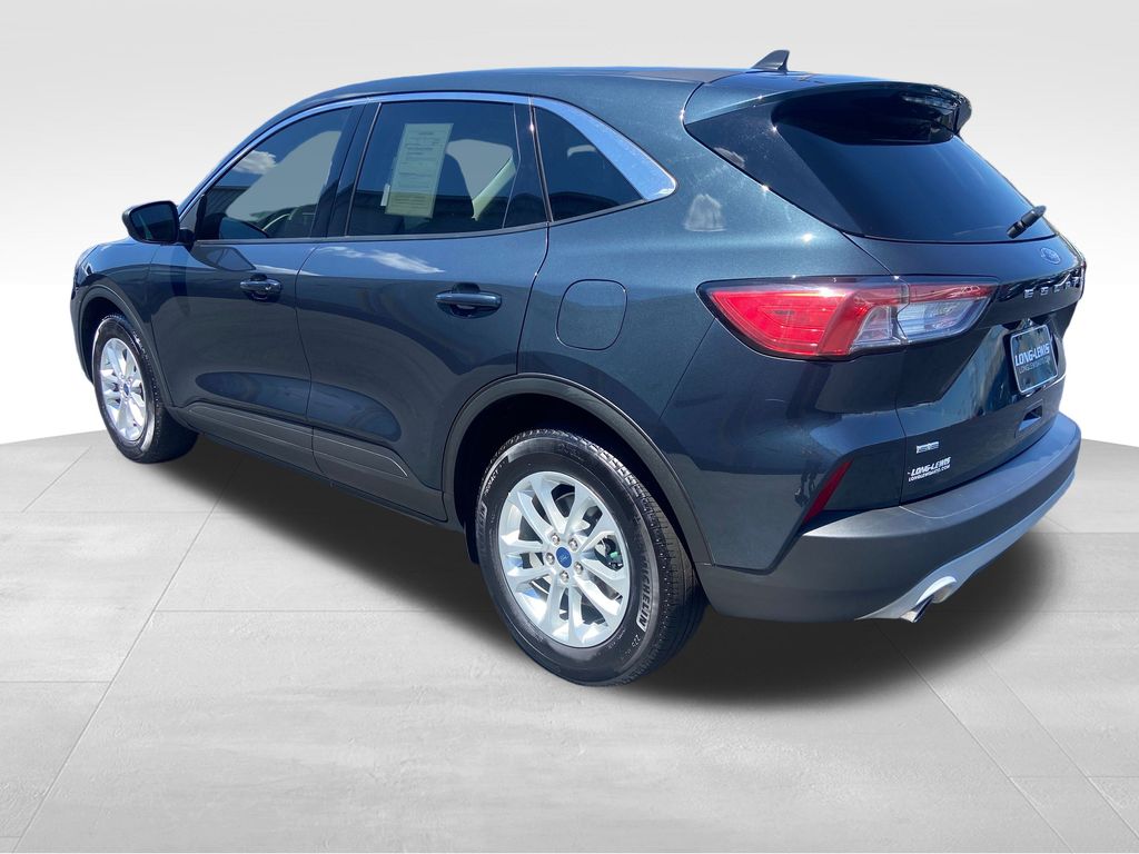2022 Ford Escape SE photo 2