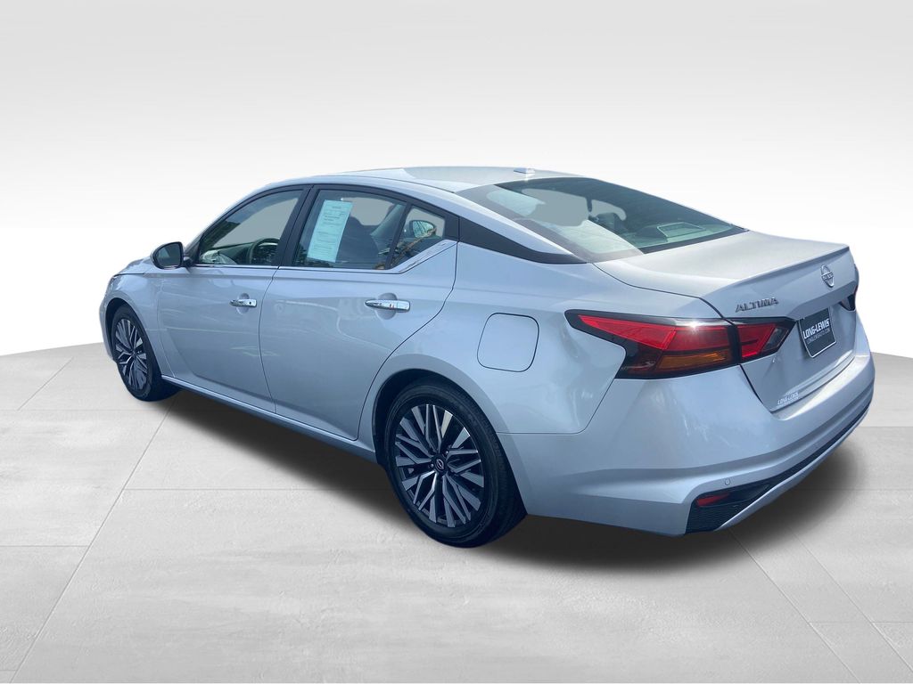 2023 Nissan Altima 2.5 SV photo 4