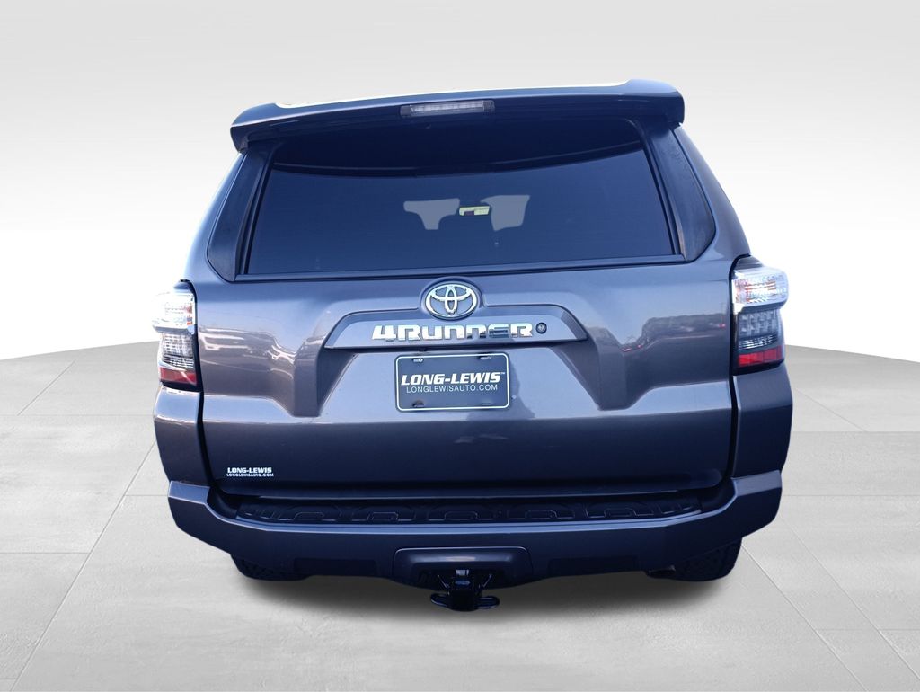 2018 Toyota 4Runner SR5 photo 4