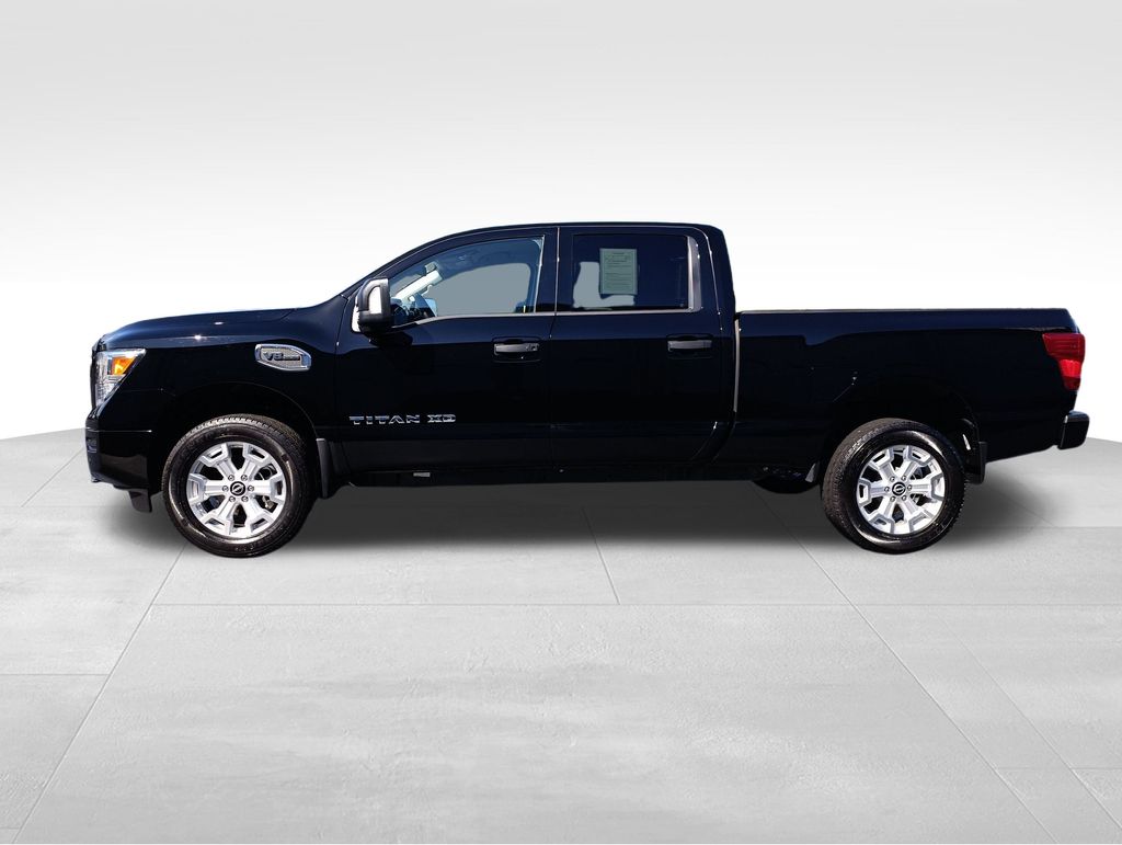 2024 Nissan Titan SV photo 2