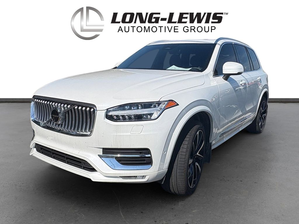 2023 Volvo XC90 B5 Plus 4WD's photo